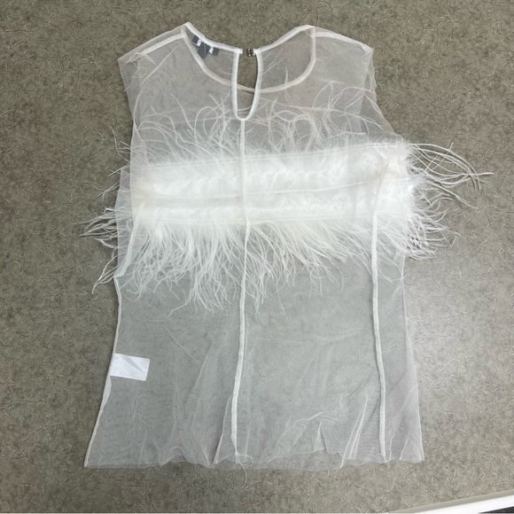 The Bar Marcel Top in White - Picture 7 of 8